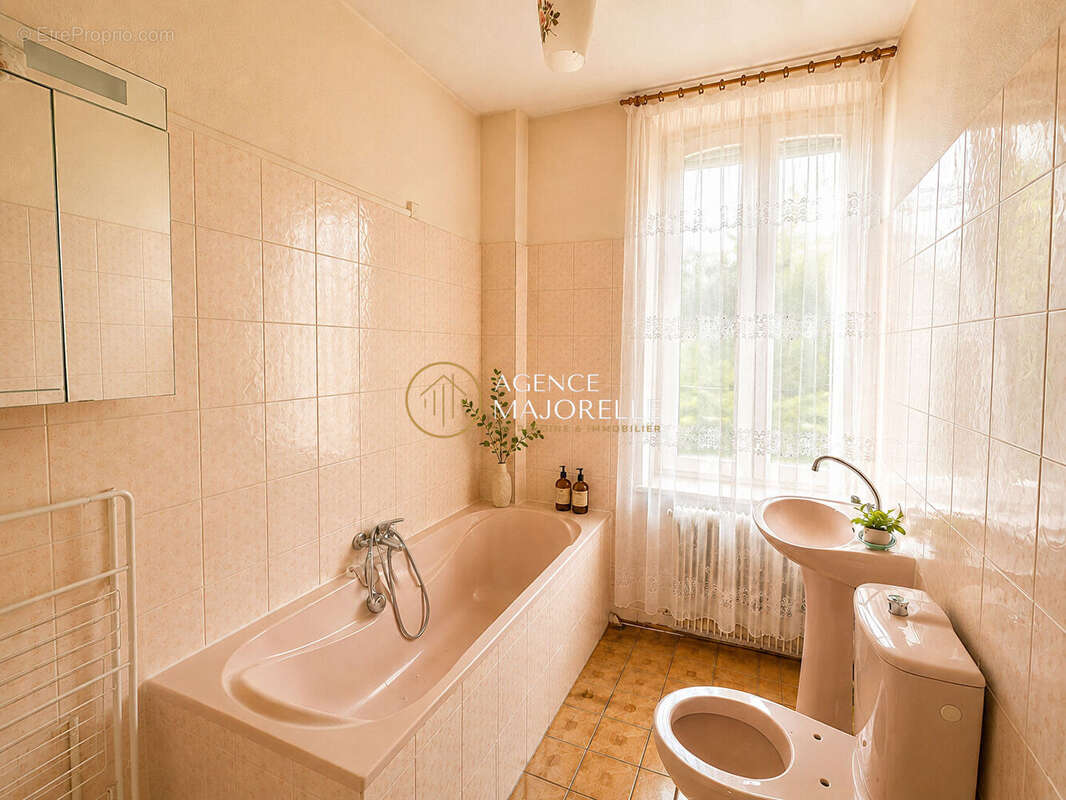 Maison de maître, Laxou village ( 6 chambres, garage et jardin). - photo 16