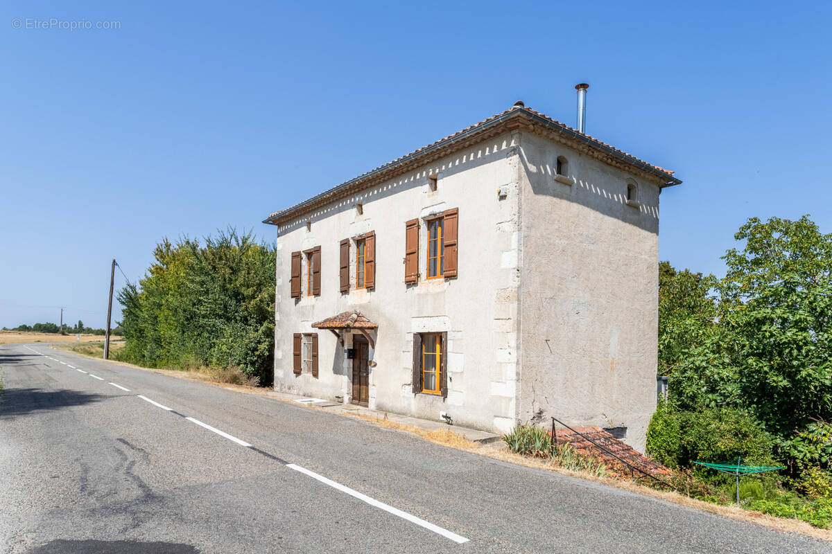 Maison à BRASSAC
