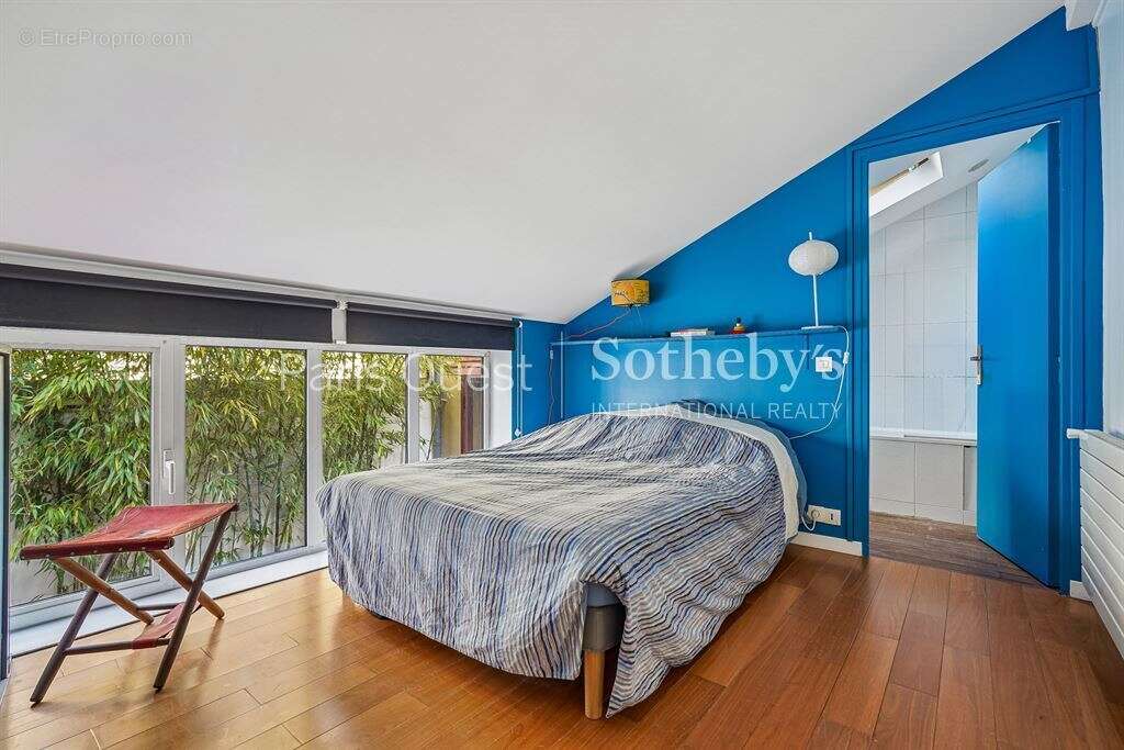 Appartement à NEUILLY-SUR-SEINE