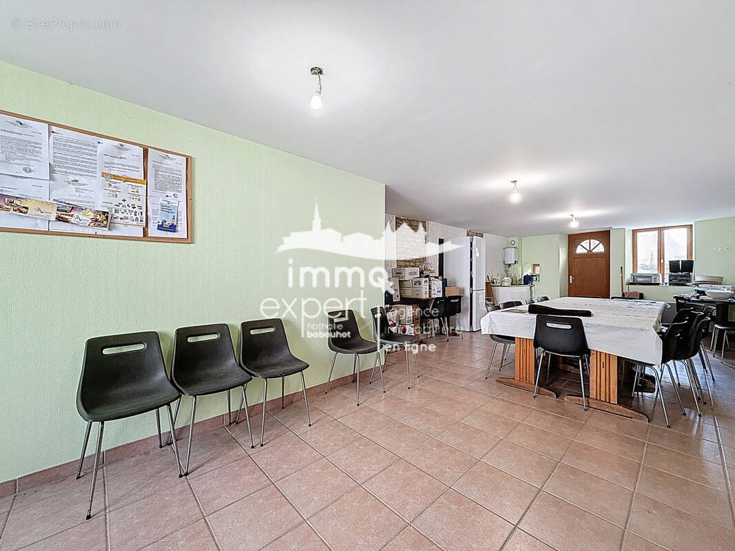 Appartement à MIRECOURT