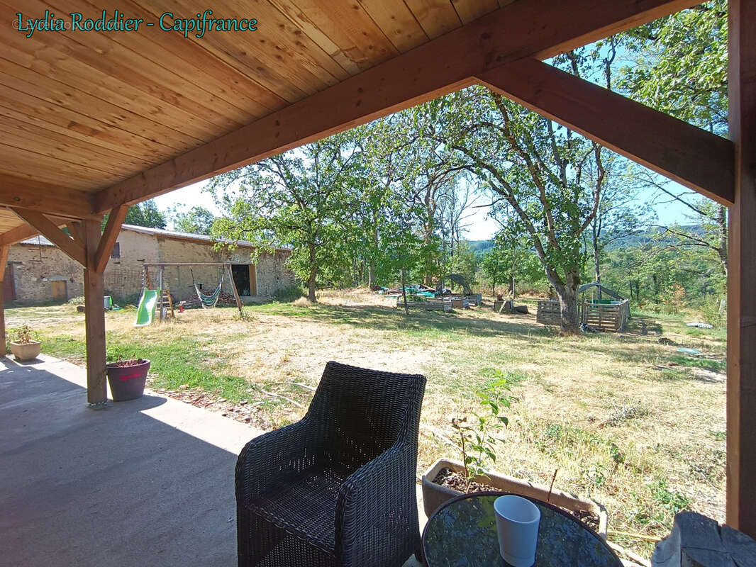 Maison 177 m2 - 6 pièces - 3 Chambres avec vue exceptionnelle à Saint Victor Montvianeix (63550) - photo 22