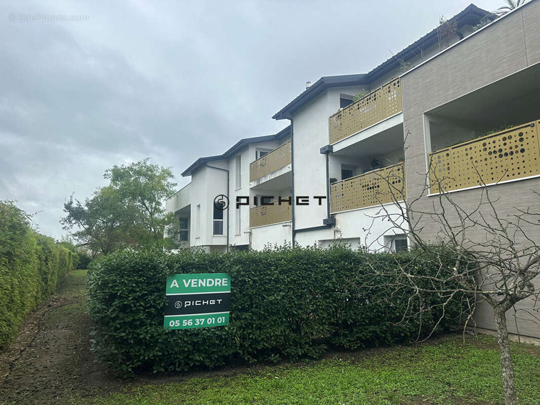 Appartement à VILLENAVE-D&#039;ORNON