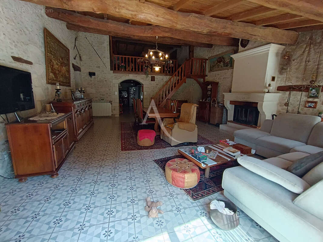 Maison à SAINT-NAZAIRE-SUR-CHARENTE