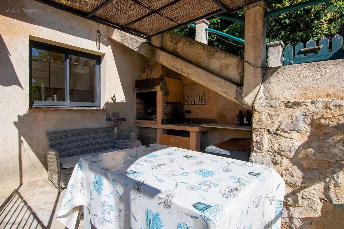 Maison à TOURRETTES-SUR-LOUP