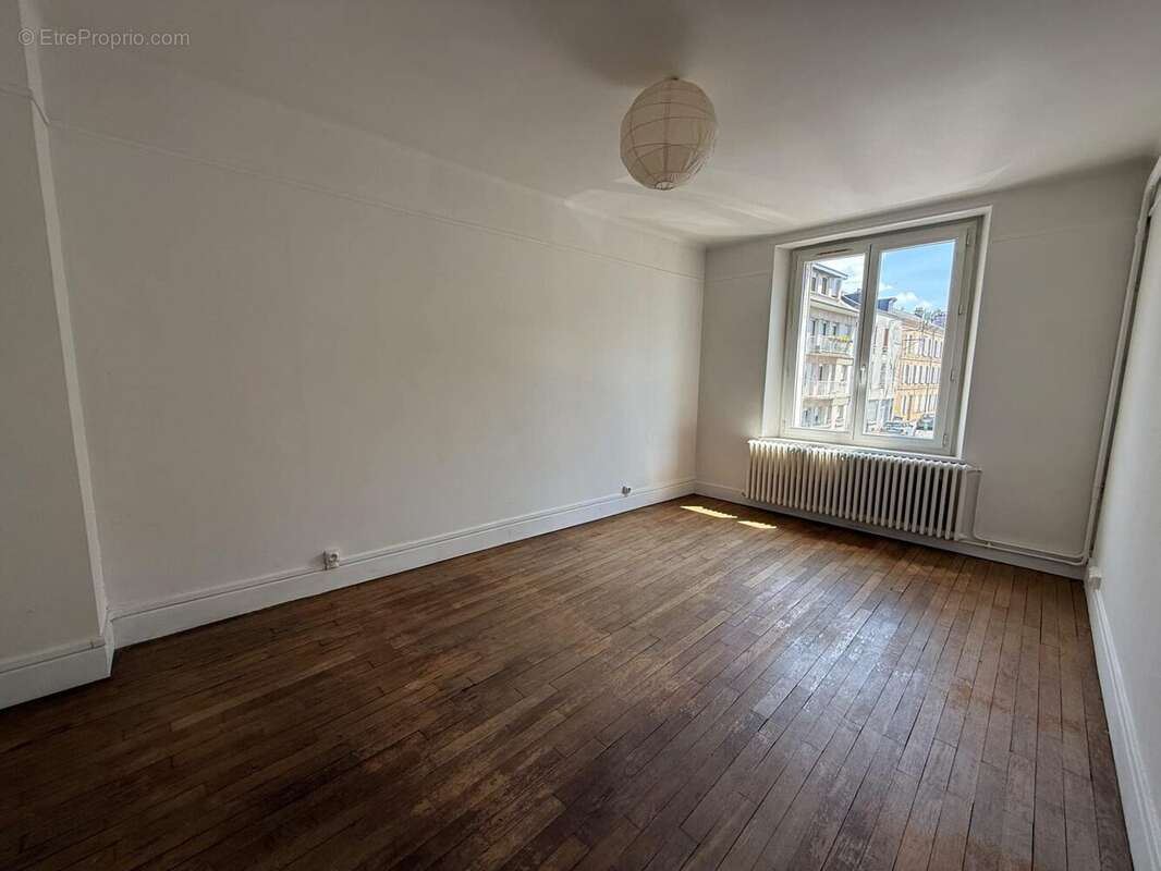 Appartement à CHARLEVILLE-MEZIERES