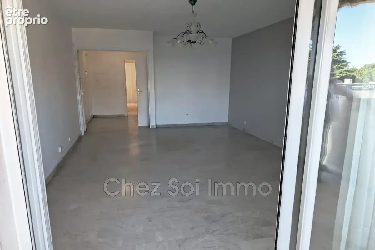 Appartement 54 m² à Saint-Laurent-Du-Var  - photo 2