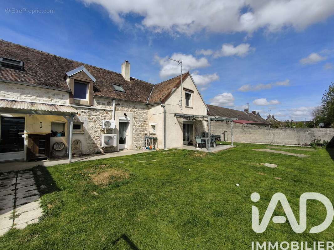 Photo 2 - Maison à MARCILLY-LE-HAYER