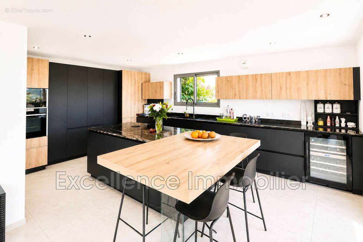 Maison 138 m² à Plan-De-La-Tour  - photo 7