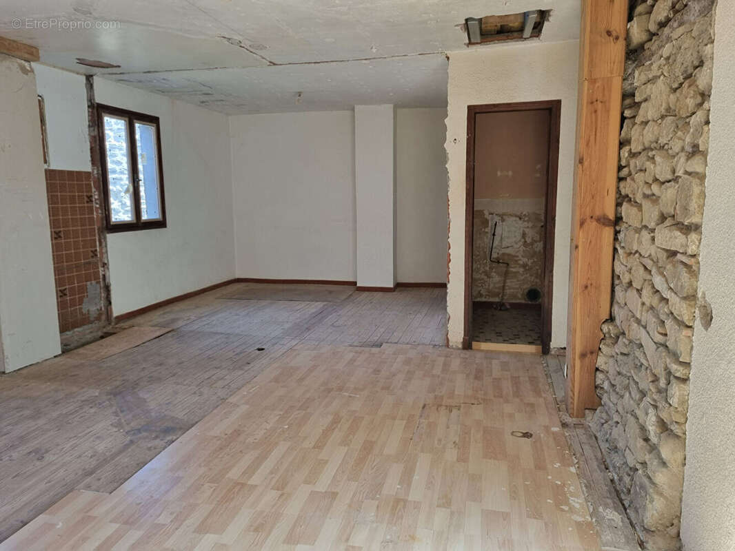 Maison à LA DIGNE-D'AMONT