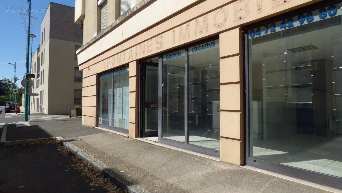 Commerce à FONTAINES-SUR-SAONE