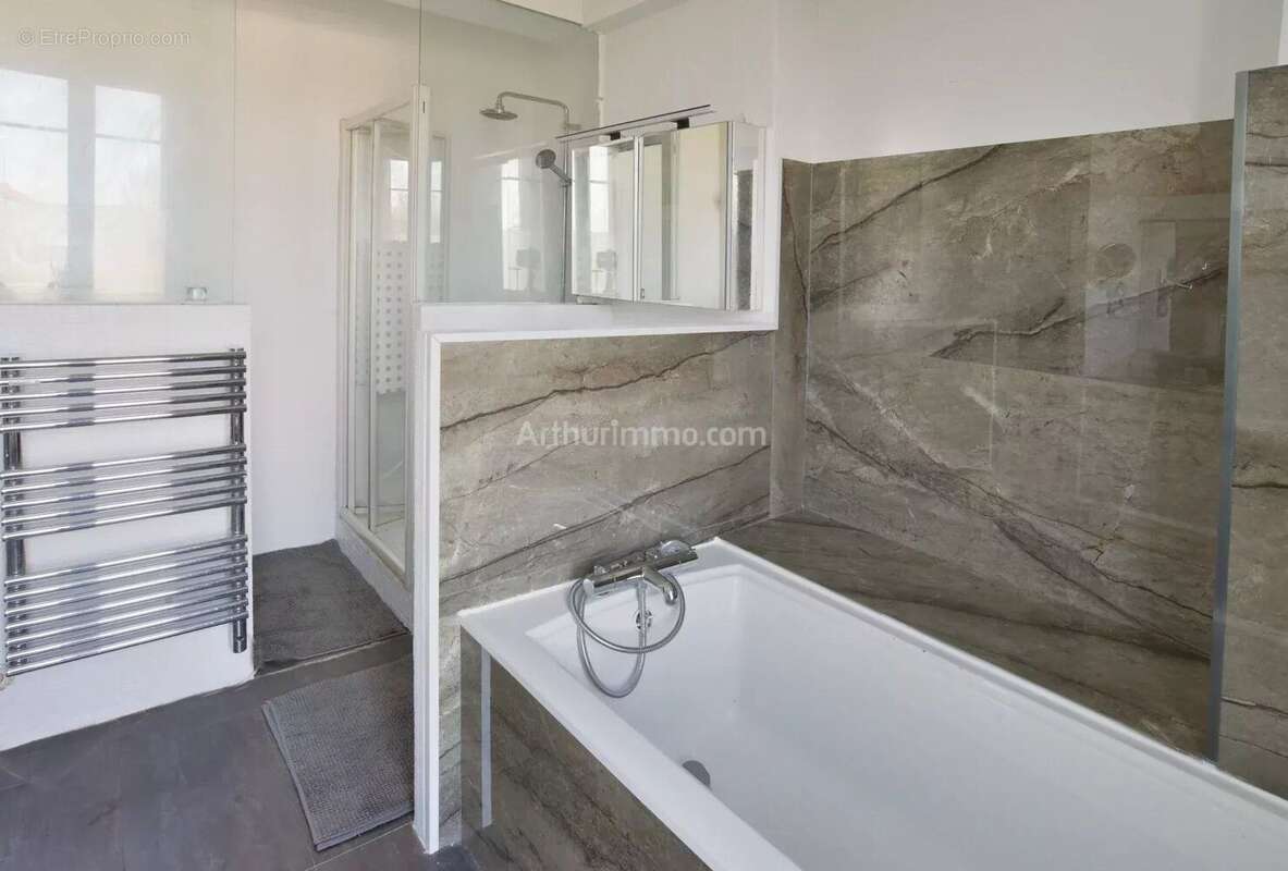 Maison à LE PERREUX-SUR-MARNE