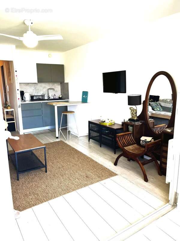 Appartement à LA LONDE-LES-MAURES