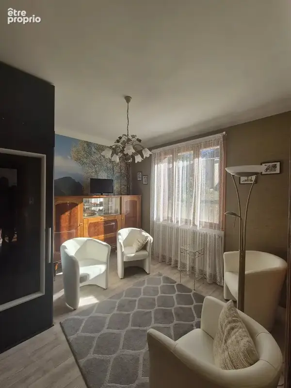 Maison d'habitation sur deux niveaux avec garages - photo 6