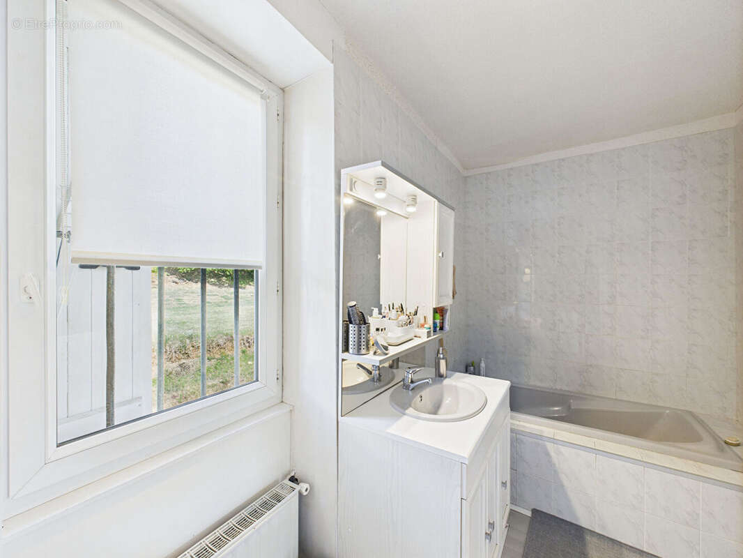 Maison à SAINT-MARCEL-LES-VALENCE