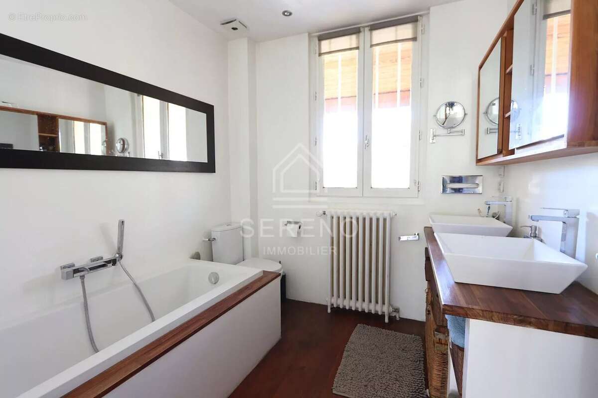 Maison à CHAMPS-SUR-MARNE