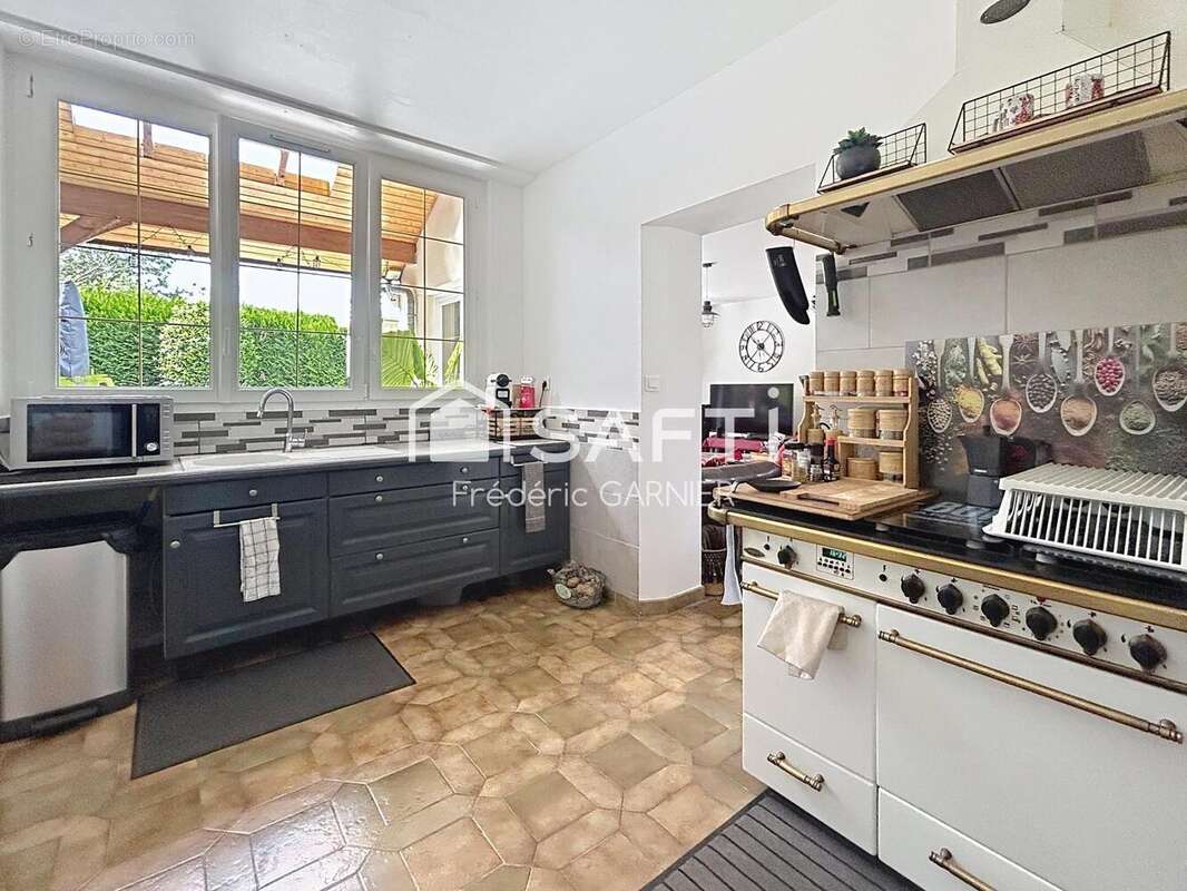 Maison 148 m² à Chevry-Cossigny  - photo 7