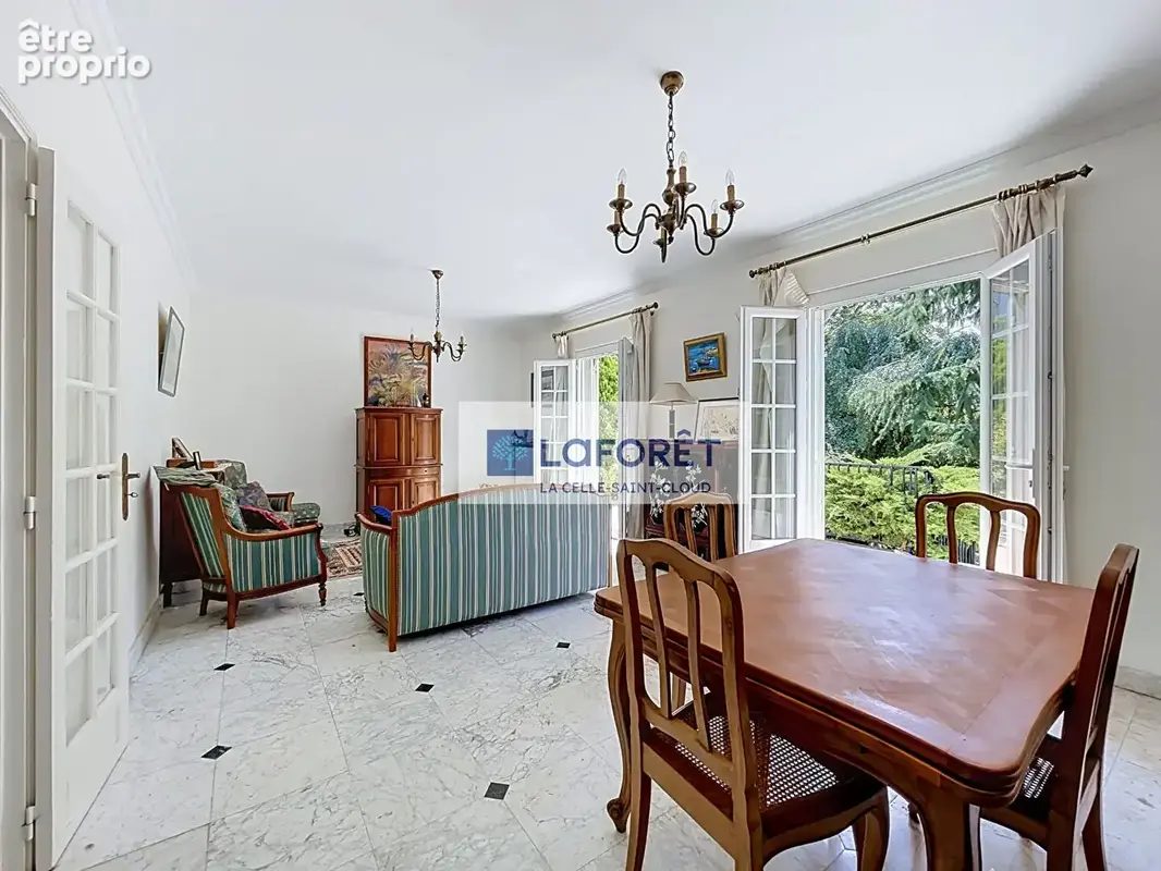 Versailles Glatigny - Maison familiale 7 pièce(s) 150 m2 sur 671m² de terrain - photo 2