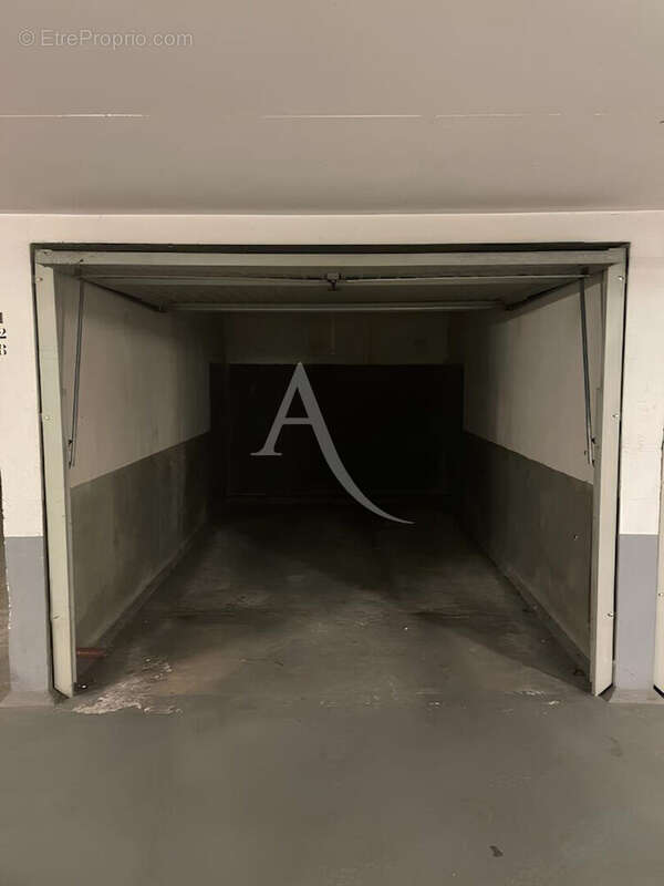 Parking à SURESNES