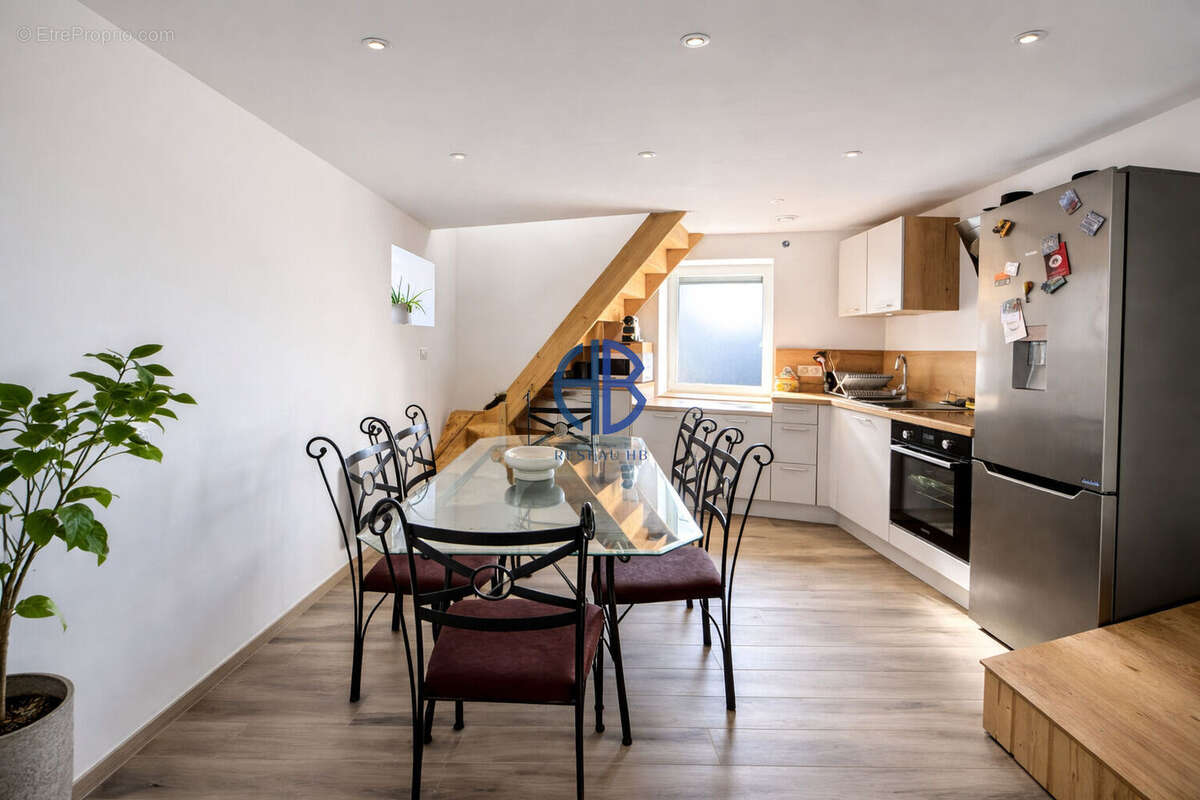 Maison rénové plein de cachet au coeur de Marcilloles - photo 3