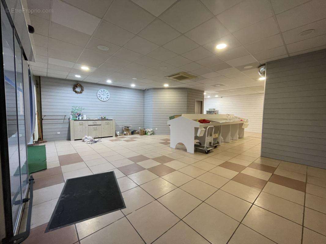 Commerce à INGRANDES