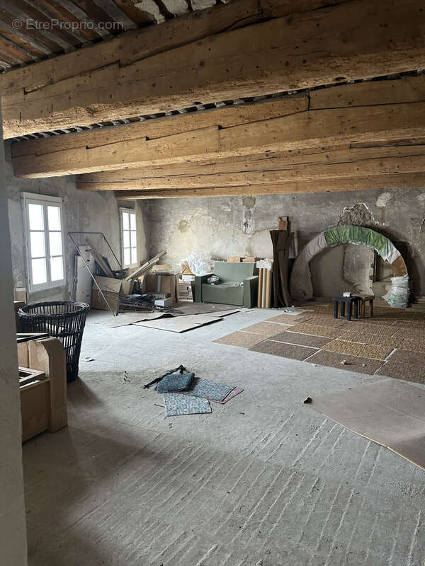 Appartement à L'ISLE-SUR-LA-SORGUE