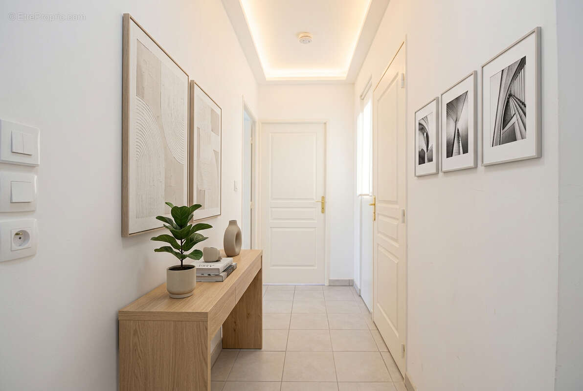Appartement à AVRILLE