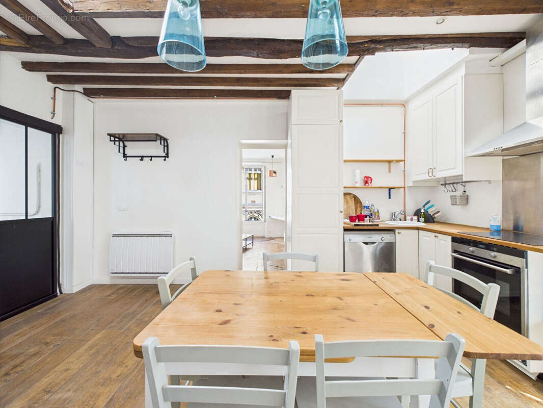 Appartement à PARIS-17E