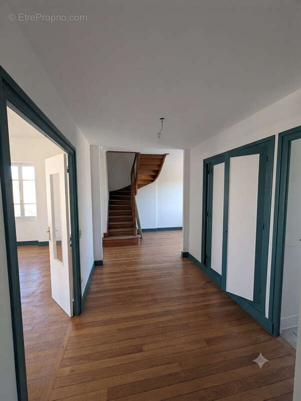 Appartement 345 m² à Troyes  - photo 6