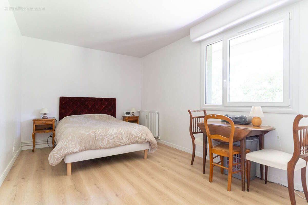 Appartement à SAINT-CYR-SUR-LOIRE
