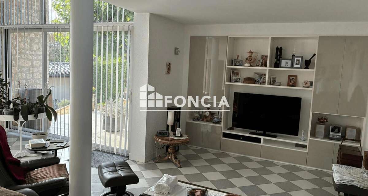 Maison à CASTELNAU-MONTRATIER