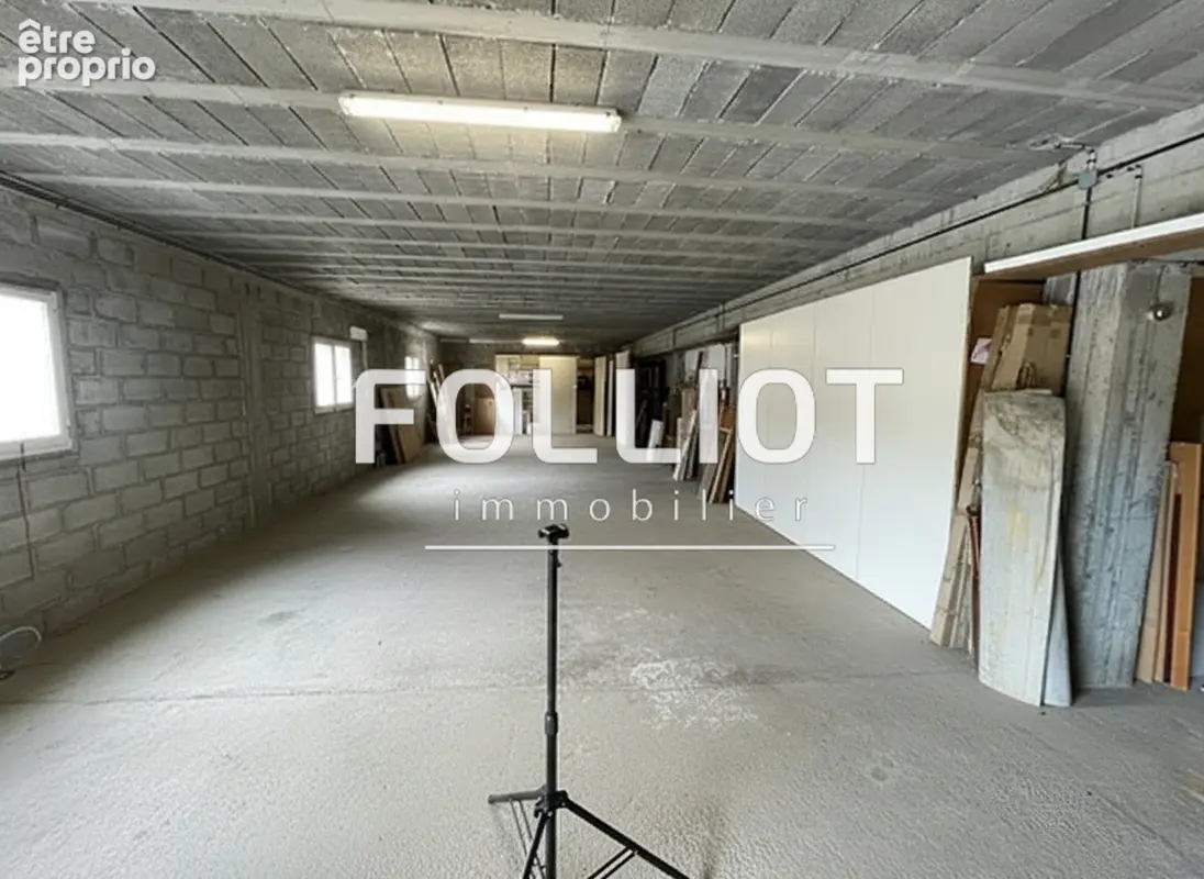 A VENDRE Local commercial de 1890 m² - photo 12