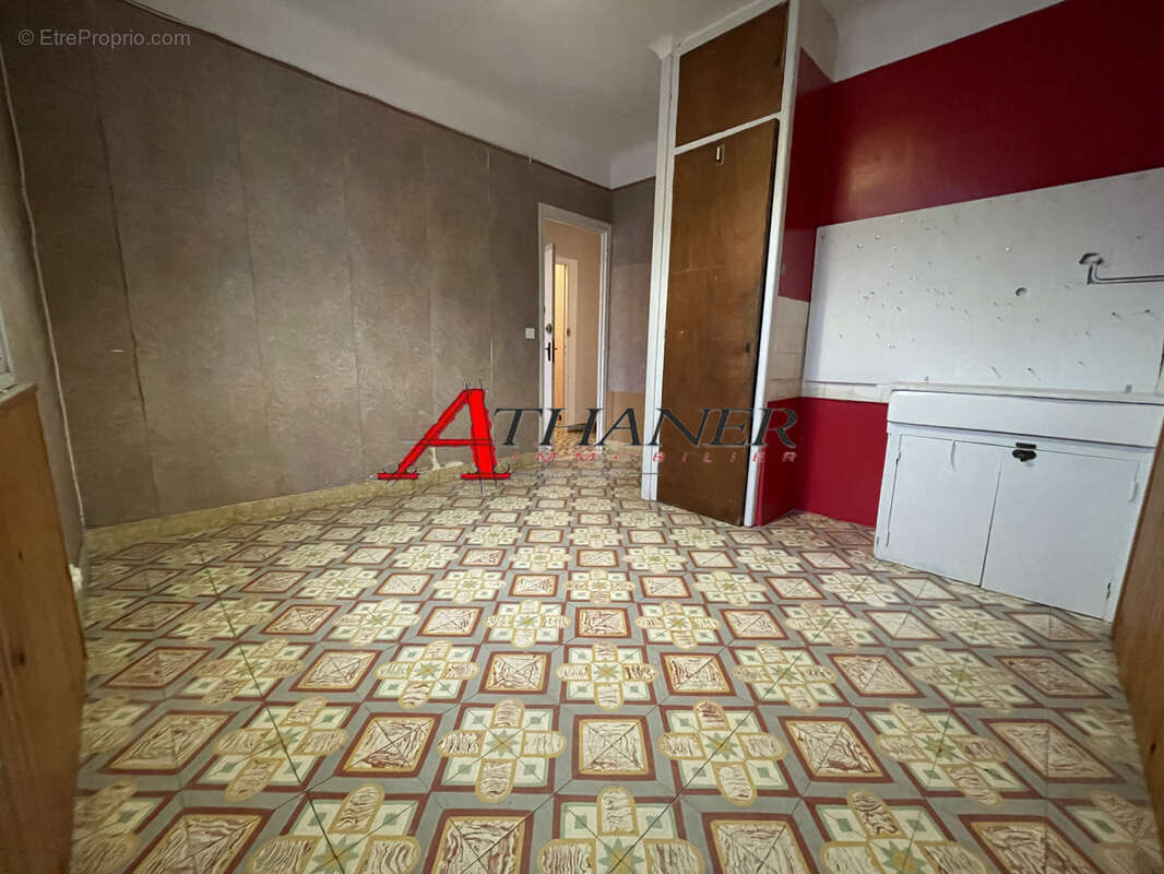 Argeles sur Mer - Grand appartement - A rénover - 5 Pièces - 86m2 - photo 16
