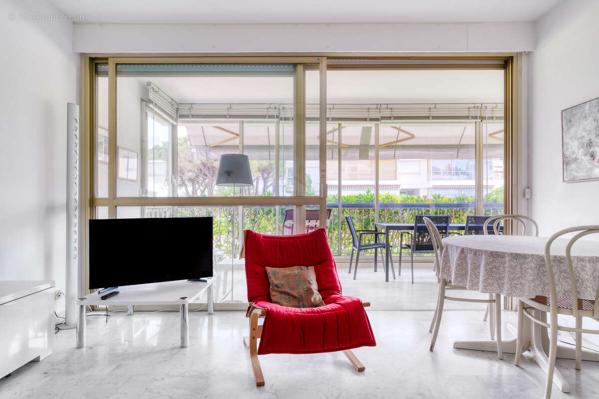 Appartement à MANDELIEU-LA-NAPOULE