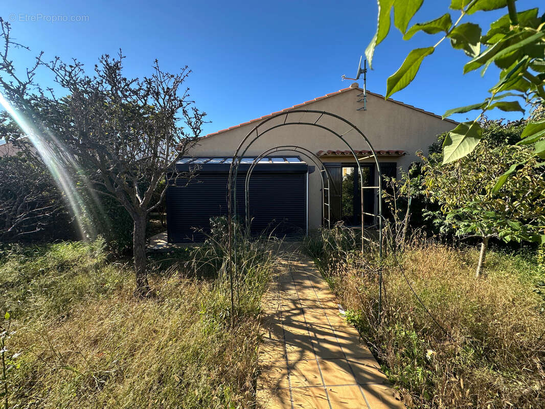 Maison à MONTESQUIEU-DES-ALBERES