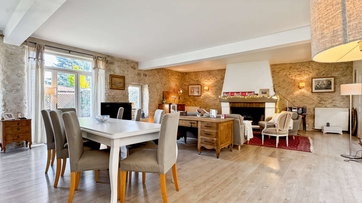 Maison à SAINT-NOM-LA-BRETECHE