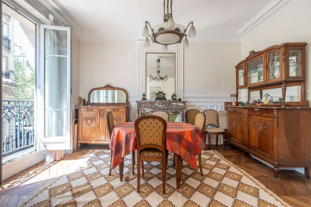 Appartement à PARIS-12E