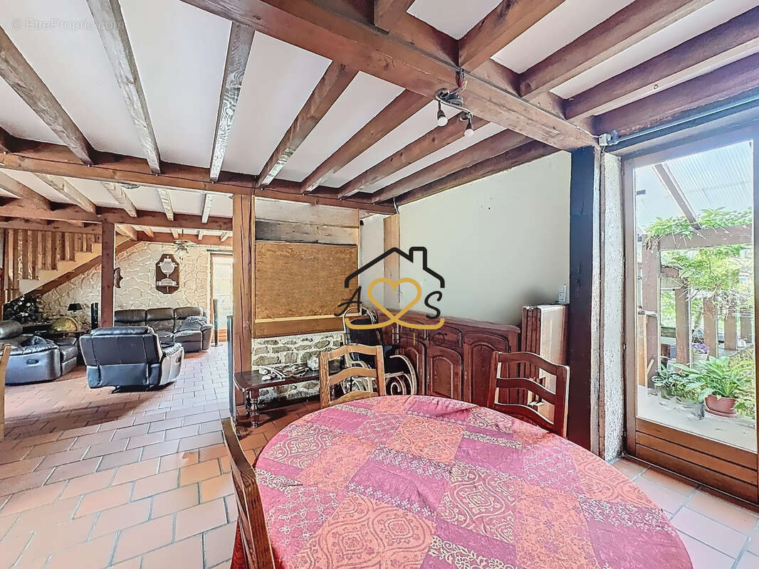 Maison à ISSERTEAUX