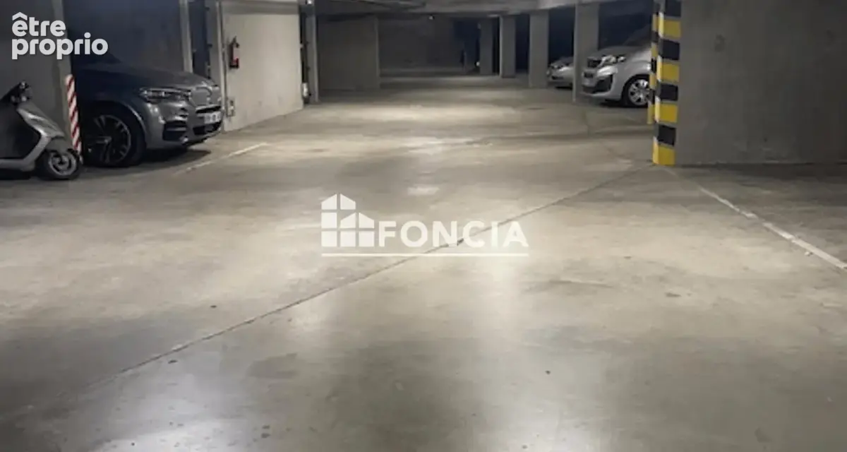 À vendre – place de parking sécurisée en sous-sol – cœur de ville - photo 2