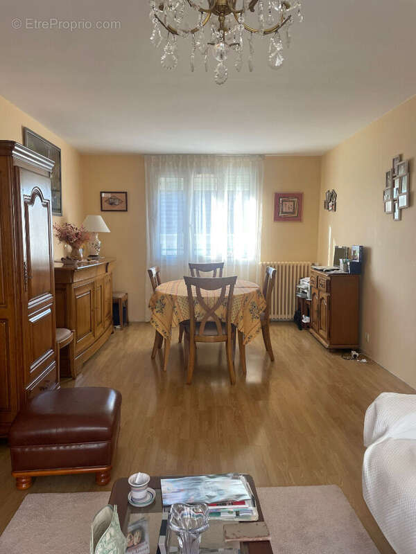 Maison à SAINT-JEAN-DE-BRAYE