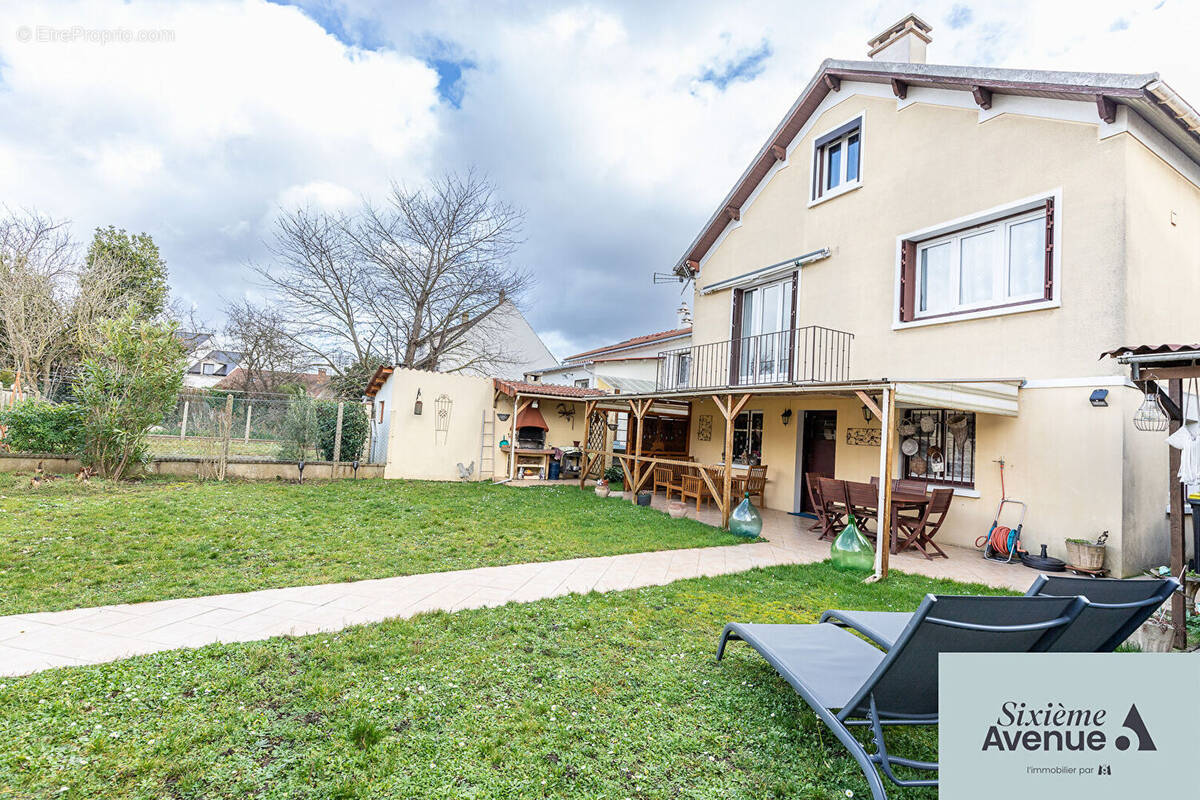 Maison à SAVIGNY-SUR-ORGE