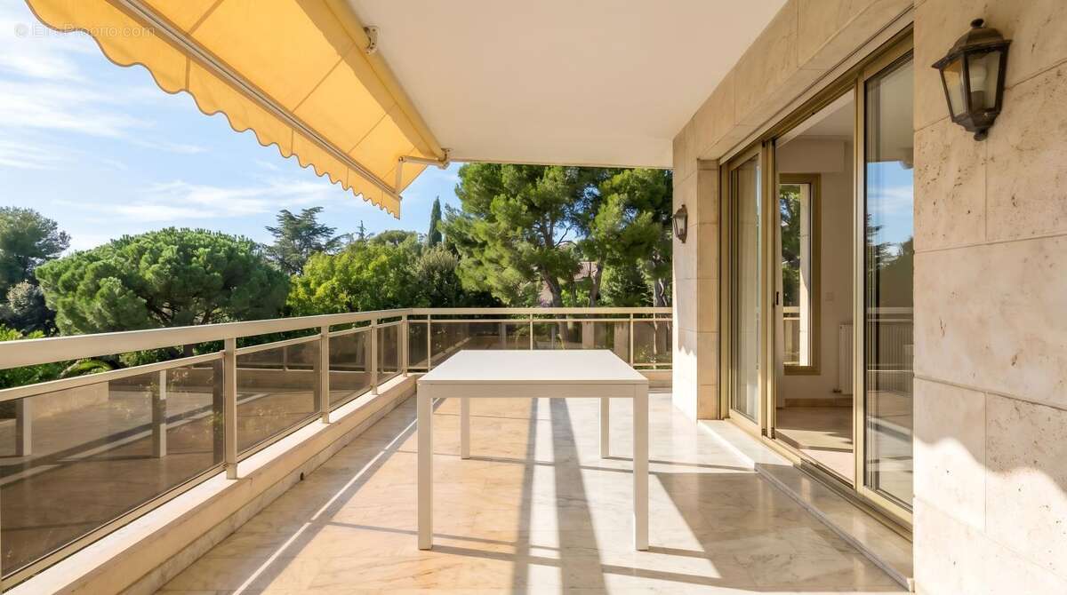 Appartement à LE CANNET