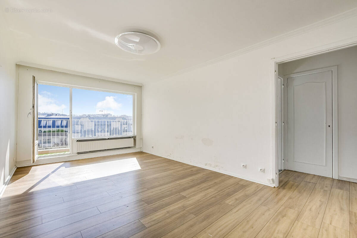 Appartement à PARIS-19E