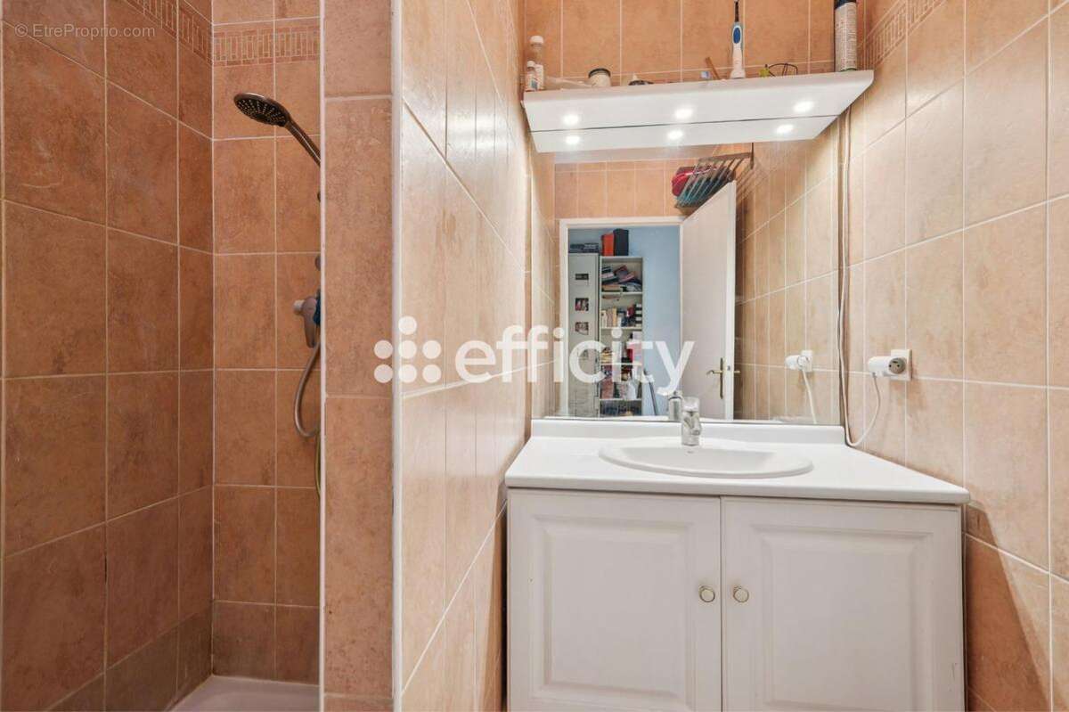 Appartement à MONTROUGE