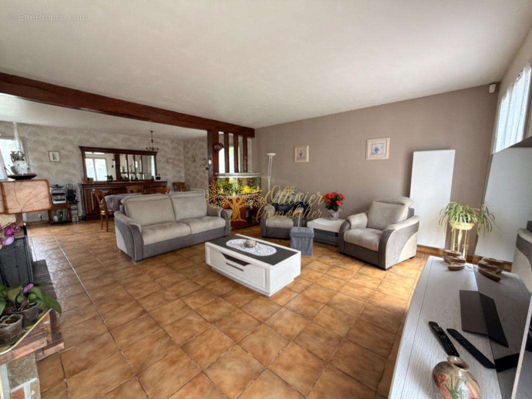Maison à OZOIR-LA-FERRIERE