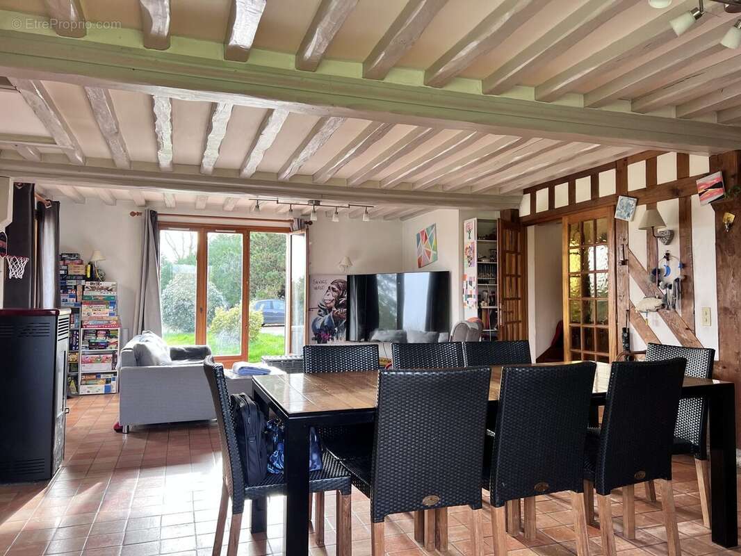 Maison à SURVILLE