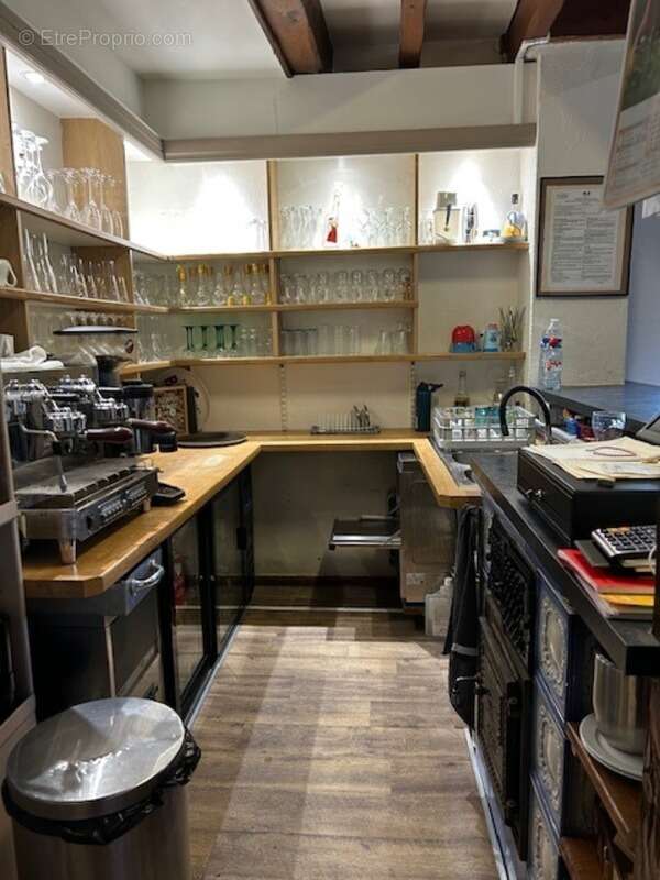 Commerce à DIVONNE-LES-BAINS