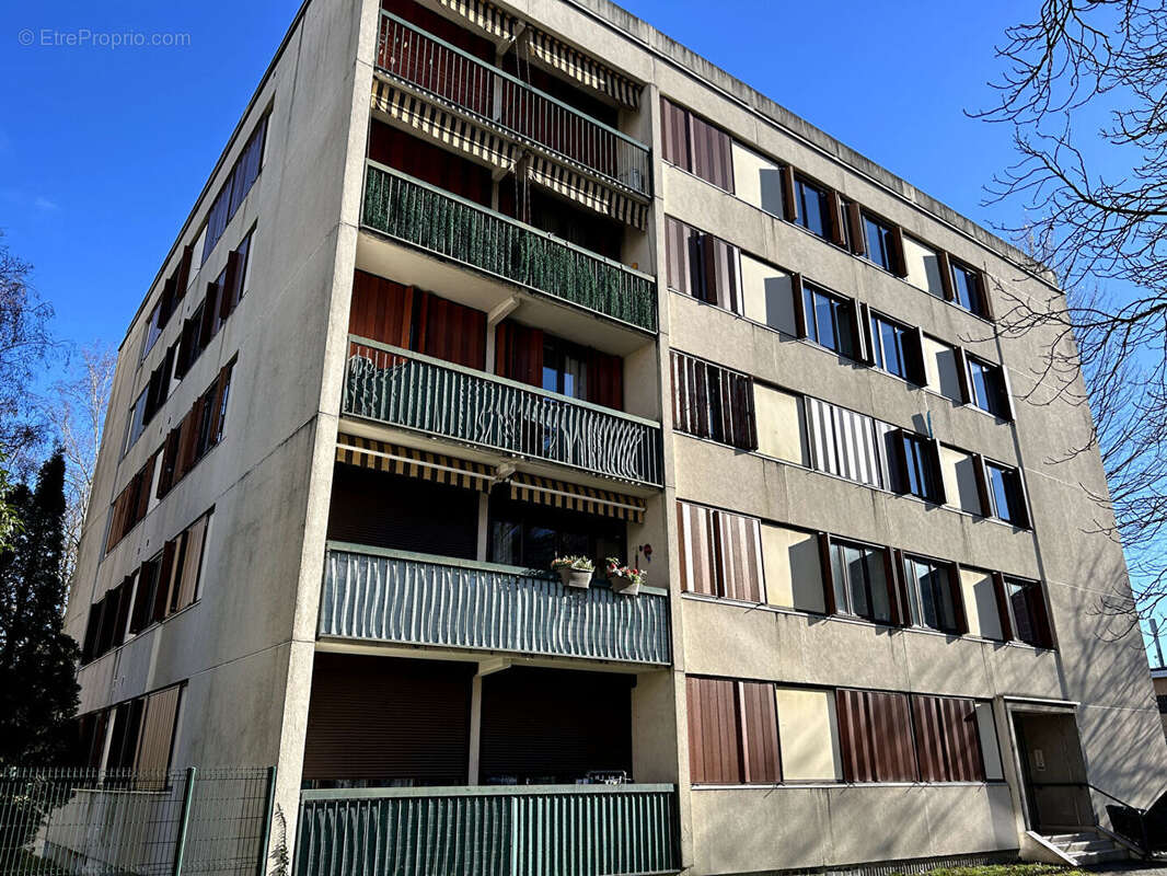 Appartement à FONTAINE