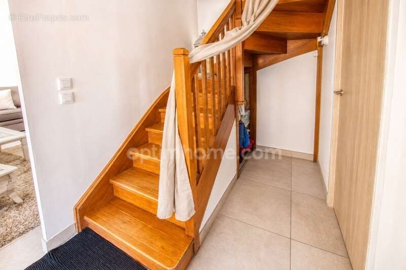 Toulouse lalande – maison t4 rénovée de 84,45 m2 – jardin – garage – parking privatif – environnement calme / impasse - photo 12