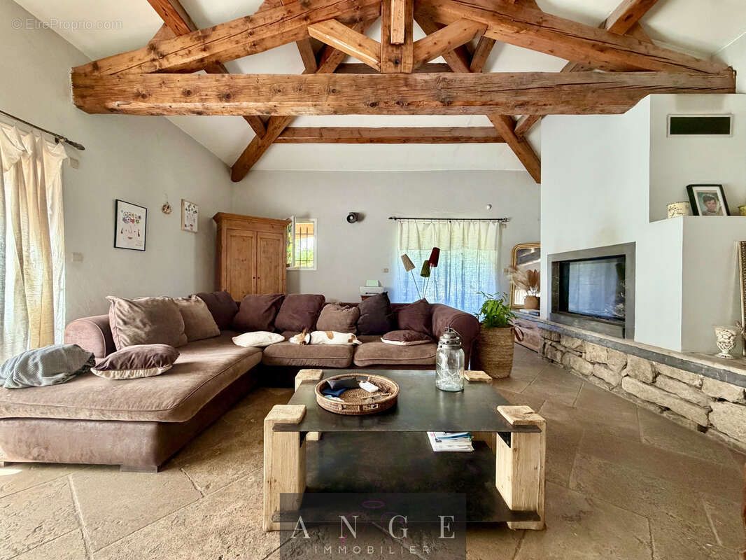 Maison à SOLLIES-TOUCAS