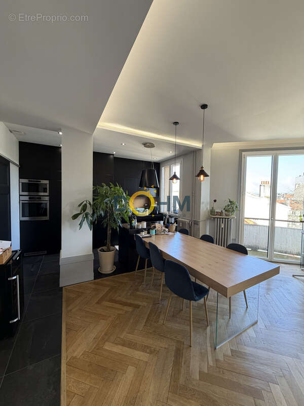 Appartement à SAINT-ETIENNE